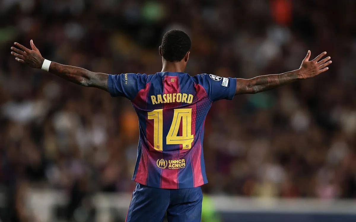 马库斯·拉什福德在巴塞罗那重生，却遭布莱恩·罗布森炮轰